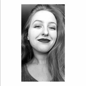 Meet your Posher, Claire